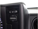 電動格納ドアミラー付き。運転席で操作可能です。