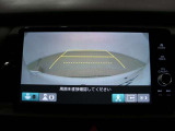 バックガイドモニターで、後方を確認しながら安心して駐車することができます。運転初心者も熟練者も必須の機能ですよ!