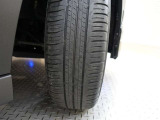 タイヤサイズは195/60R17となっております♪