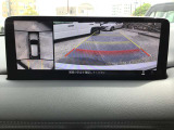 360&deg;ビューモニターでは前後左右4つのカメラ映像をさまざまな走行状況に応じて切り替えてセンターディスプレイに表示することで、駐車時や狭い道でのすれ違い時、見通しの悪い交差点進入時でも安心感を高めます