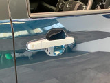 品質へのこだわり!フロアマットやシートなど車内をキレイに清掃し、ニオイや汚れなどを徹底的にクリーニングしてもらっております。室内はピカピカです☆