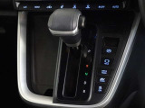 電動パーキングブレーキ・ブレーキホールドを装備してます。ホールド機能は信号待ちが多い一般道で疲労軽減になり、大好評です!