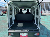 後部座席使用時でも十分なスペースがあります。