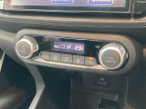 ◆エアコン◆温度の設定をしてAUTOボタンを押すだけ簡単。左右別々温度設定で 車内を快適な温度に保ってくれます