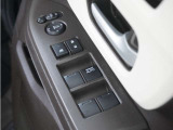 ◆パワーウィンドウスイッチ◆運転席から全席の窓の開閉操作を行うことが出来いつでも換気ができます!