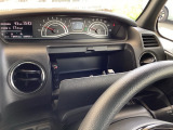 運転席にはアッパーボックスを備えており、小物の収納に便利です。