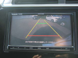 バックカメラ:後方確認がラクにできるので駐車も安心