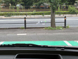 【ヘッドアップディスプレイ】運転席の視線上に車速などを表示してくれるので視線移動や、焦点の調整が軽減されます☆