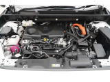 エンジンルームの樹脂部分は丁寧に磨いてツヤをだしています。当社の中古車のエンジンルームクリーニングはとても自信があります★