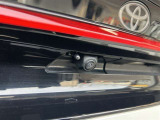 車庫入れもお任せのバックカメラが付いて、後方確認もラクラク♪安全に車庫入れも可能です。便利な機能ですが、バックカメラを過信せず、目視もお忘れなく。