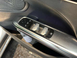 メモリー付き電動シートも装備されておりますのでシート位置を3パターン記憶できます。