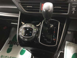 【フロントオートエアコン】運転席・助手席それぞれ温度設定が可能!暑がりな人、寒がりな人、誰もが快適に過ごせます!