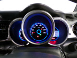 見やすいメーター回りで、運転に集中することができます!