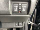 ホンダセンシング搭載で渋滞追従タイプのクルーズコントロールも装備されてますので高速道路の運転の際もラクラクですよ!(^^)!