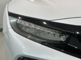 LEDヘッドライトは、点灯の瞬間から最大光量を発揮し、突然暗くなるトンネルなどでの安定感を高めます。