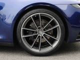 F:245/35ZR20 R:305/30ZR21