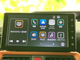 電話や地図、音楽などのメニューが画面に並び、目的の項目を見つけやすい表示です。スマートフォン連携にも対応した内容が確認でき、日常の移動に便利な機能をまとめて利用できます。使い方の幅が広がります。