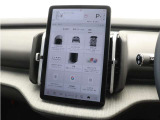 直感的な構成により、必要なときに運転の邪魔をすることなく、適切なサポート情報およびエンターテイメントを提供することができます。