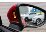サイドアシスト装備車 ミラー内側のLEDにより死角による事故を軽減。