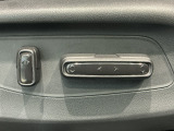 車が大好きなスタッフが心をこめて接客いたします。お客様一人一人のお車に対する思いや気持ちをうかがい、充実した時間が過ごせるよう努めます。