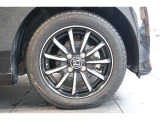 純正のアルミホイールが足元を飾ります!タイヤサイズは155/65R14を装備しております!!