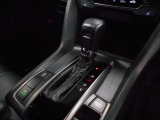 電子パーキング&ブレーキホールド機能で渋滞時の運転がラクラクです。