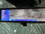 インテリジェント ルームミラー 車両後方に装着した高解像度カメラの映像をミラー面に映し出すので、車内の状況、天候等に影響されずクリアな後方視界を確保出来ます。※スイッチにて通常のミラーへ切替が出来ます