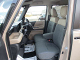 【こだわりの品質】新車にも負けないくらい満足していただけるお車を提供するということが弊社のこだわりでありモットーです。たかが中古車ではなく、されど中古車を実感していただきたいです。