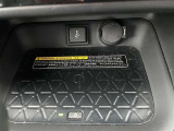 「スマホの音楽を車内でお楽しみいただける、便利な外部入力USB端子付き!」