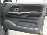 輸入車 メルセデスベンツ BMW アウディ ポルシェ ジープ(Jeep) キャデラック フォード クライスラー シボレー 各メーカーを取り扱っております。