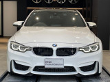 【キドニーグリル】BMWの代名詞。一目見ただけでBMWであると認識できる確固たるアイコンとして存在感を放ちます。キドニーグリルは80年以上続く伝統の形でございます。変わらないこだわりのデザインです