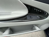 ゆったりと広い店内で、お車の悩みや各種相談を承ります。