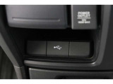 スマートフォンなどの音楽再生が可能なUSB接続ジャック装備車両です♪♪♪