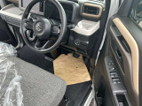 ☆お車についた傷やヘコミ、事故の修理もハヤシにお任せください。自社鈑金工場で修理ができますの安心です☆