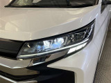 LEDヘッドライトです。デザイン性がよくとても明るいので、夜間の走行や悪天候でも安心です。しかも長寿命!