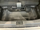 荷室部下部にはちょっとした小物を収納できるアンダーボックスがあるので荷室を広く使えます。