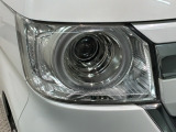 LEDヘッドライトは、点灯の瞬間から最大光量を発揮し、突然暗くなるトンネルなどでの安定感を高めます。