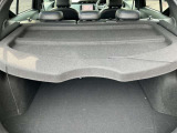 外から車内が見えにくいトノカバー付