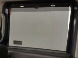 強い日差しやプライバシーを守るロールサンシエード