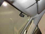【室内カメラ】視界を遮りにくいコンパクトな車内用カメラです。毎日の運転をさりげなく見守ってくれる装備で、乗る人すべてに安心と心強さを与えてくれます。