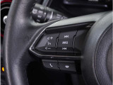 【ステアリングスイッチ】運転中、前方から目線をそらすことなく、オーディオ等の操作が可能な便利機能。安心&快適ドライブにはマストな装備。