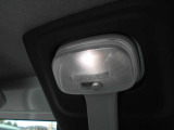 室内灯もLEDになっております。