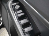 ◆パワーウィンドウスイッチ◆運転席から全席の窓の開閉操作を行うことが出来いつでも換気ができます!
