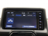Bluetooth(ブルートゥース)接続機能付き。スマートフォンなどからお気に入りの音楽をワイヤレス再生できます。ドライブがさらに楽しくなりますね。