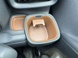 運転席側のドリンクホルダーです!