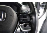 Hondaセンシングの機能のひとつ、アダプティブクルーズコントロール付!アクセルから足を離しても設定したスピードと前車との車間を保ち走行してくれます!車線維持もアシスト☆高速道路で疲労軽減ですね☆