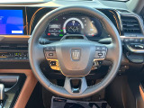 【純正革巻きステアリング】上質な革を使用することで、手にしっかり馴染みとても運転しやすいハンドルです♪