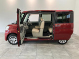お客様にぴったりなおクルマをお選びいただけますように様々な展示車をご用意致しております!ダイハツの軽自動車だけではなく、他メーカー車やコンパクトカー・ミニバンなども数多く取り揃えております!