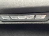 【メモリー機能付きパワーシート】運転手が代わってもボタン一つで設定ポジションに。常にご自身のドライブ設定が整います。