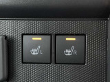 運転席&助手席シートヒーター装備、寒い日もカラダを温め快適にドライブ。